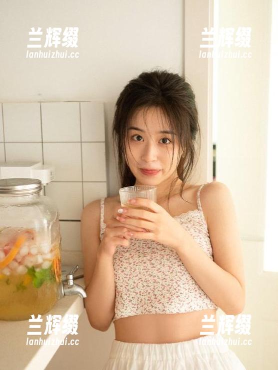 155hl.fun，也不怕被更新成狗，咱们就爱吃瓜！-兰辉缀
