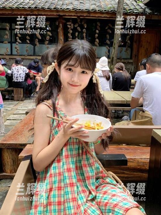 下载“17吃瓜”,体验不一样的围观方式,反正闲着也是闲着-兰辉缀 下载“17吃瓜”,体验不一样的围观方式,反正闲着也是闲着-兰辉缀