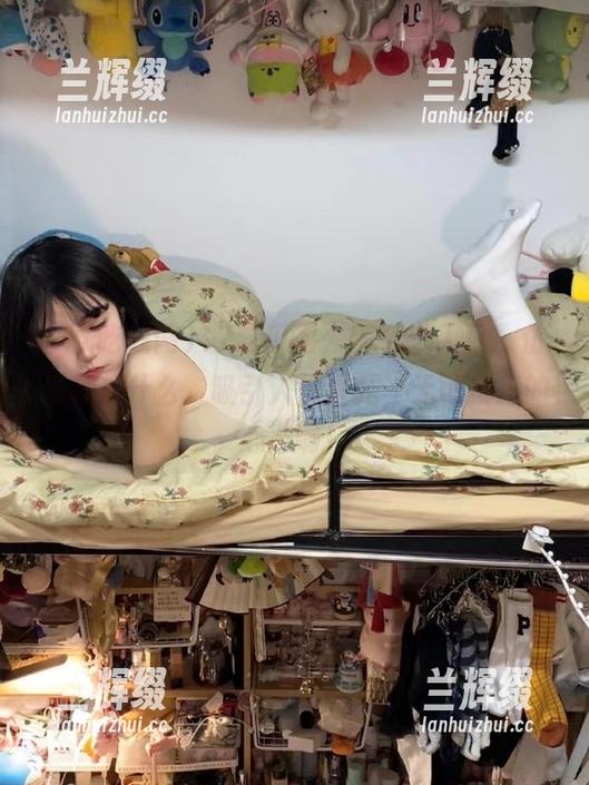17吃瓜网,那个‘入口’仿佛藏着什么,吸引人往里扎,无可救药的心态啊!-兰辉缀 17吃瓜网,那个‘入口’仿佛藏着什么,吸引人往里扎,无可救药的心态啊!-兰辉缀