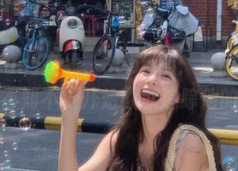 在线，355fun：看热闹的同时，我不知不觉开始默默追踪他的动态！