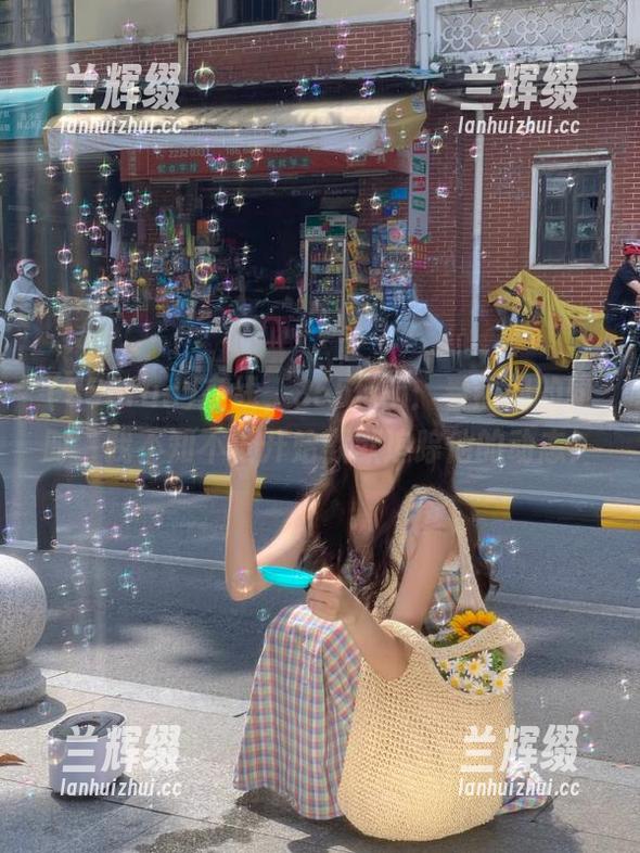 在线,355fun:看热闹的同时,我不知不觉开始默默追踪他的动态!-兰辉缀 在线,355fun:看热闹的同时,我不知不觉开始默默追踪他的动态!-兰辉缀