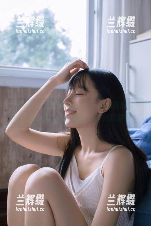 被51app上的一个链接吸引，咋一看，全是八卦和泪点混杂的混沌。-兰辉缀
