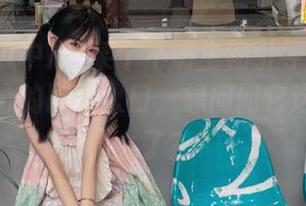 某个不明生物引导我去51吃瓜中心的网址入口，想问问它这是要怎么了？