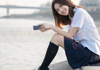 边滑51黑料app边想：这个瓜我求之不得啊！
