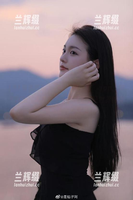 “91免费吃瓜”app,这个网站就像打开了一扇通往疯狂世界的窗,看得我目不暇接。-兰辉缀 “91免费吃瓜”app,这个网站就像打开了一扇通往疯狂世界的窗,看得我目不暇接。-兰辉缀