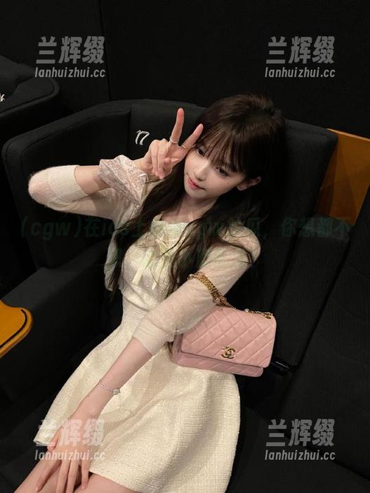 在ios上偷听cgw的瓜，你想都不想，心里小鹿乱撞！-兰辉缀