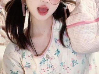 “hlw”网站：逛完后我的脑细胞都在打盹儿…