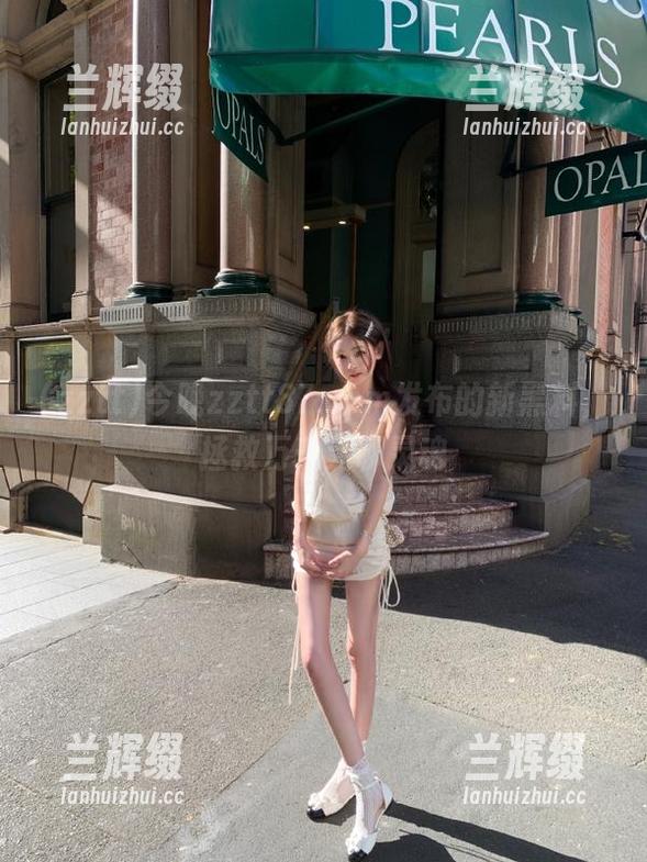 今晚zztt87.ccm发布的新黑料，拯救万千无聊灵魂-兰辉缀