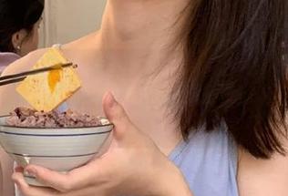 免费获取最新八卦，吃瓜911越吃越上瘾！