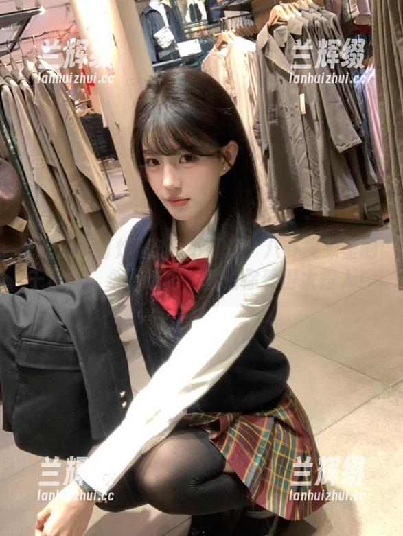 吃瓜不打烊:八卦视频里的千层面,永不迷路,就怕你看得太投入!-兰辉缀 吃瓜不打烊:八卦视频里的千层面,永不迷路,就怕你看得太投入!-兰辉缀