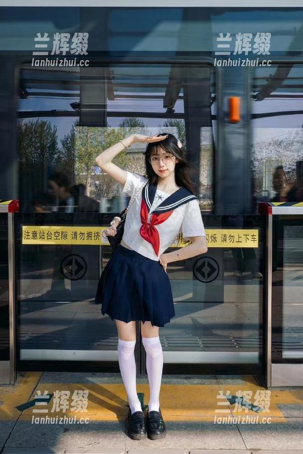 在我要吃瓜51cg网页上，连照片都是酸甜苦辣的味道！-兰辉缀