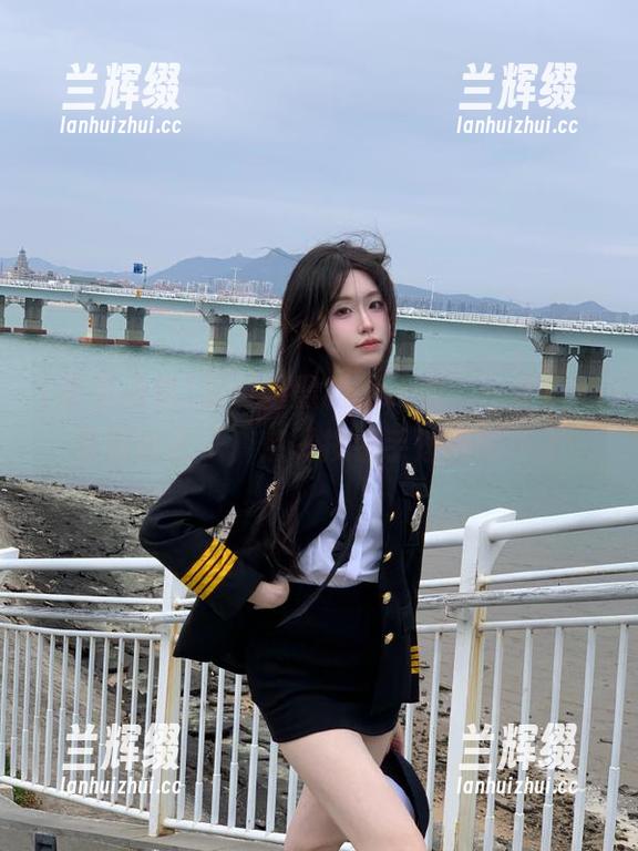 在明星黑料app前，一不小心就陷进去了，点赞按钮手速都跟不上-兰辉缀