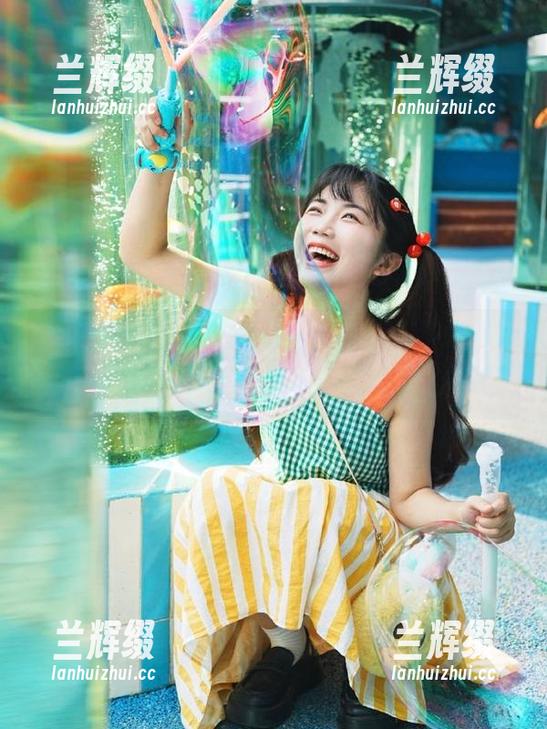 每次去首页，看“网曝黑料”，心里都在想这偏偏是我想看的！-兰辉缀