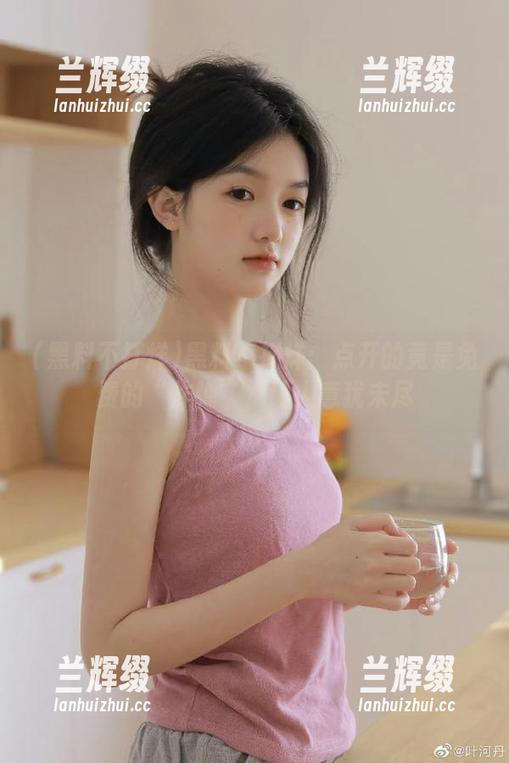 黑料不打烊:点开的竟是免费的“炸弹”,让人意犹未尽-兰辉缀 黑料不打烊:点开的竟是免费的“炸弹”,让人意犹未尽-兰辉缀
