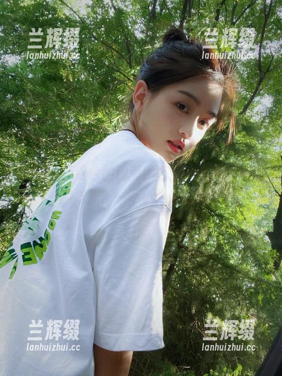 银色的网页徽标,黑料社入口闪闪发光,一不小心就被吸引-兰辉缀 银色的网页徽标,黑料社入口闪闪发光,一不小心就被吸引-兰辉缀