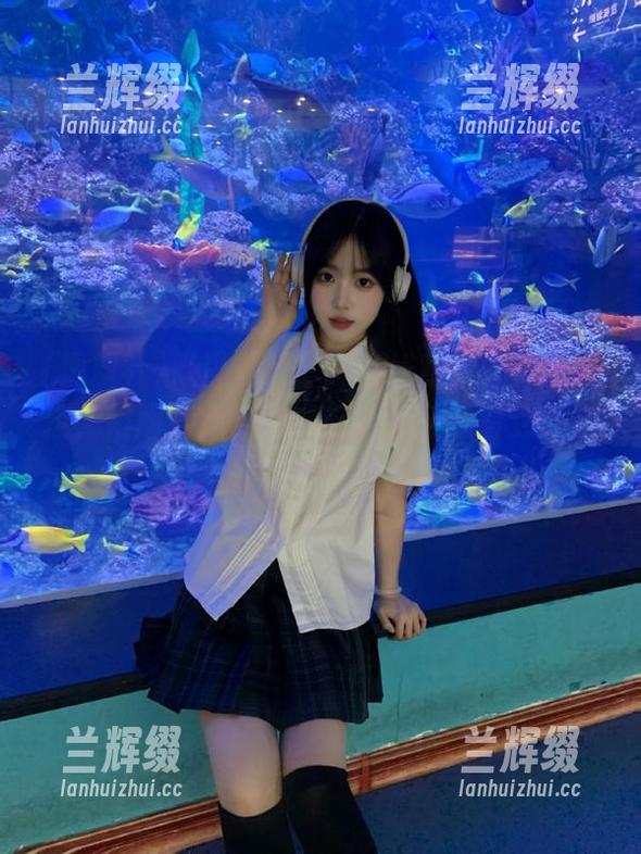 “黑料社”这条线路好像开车失控,明明只想要点八卦,最后却看到无数个“吃瓜”角色。-兰辉缀 “黑料社”这条线路好像开车失控,明明只想要点八卦,最后却看到无数个“吃瓜”角色。-兰辉缀