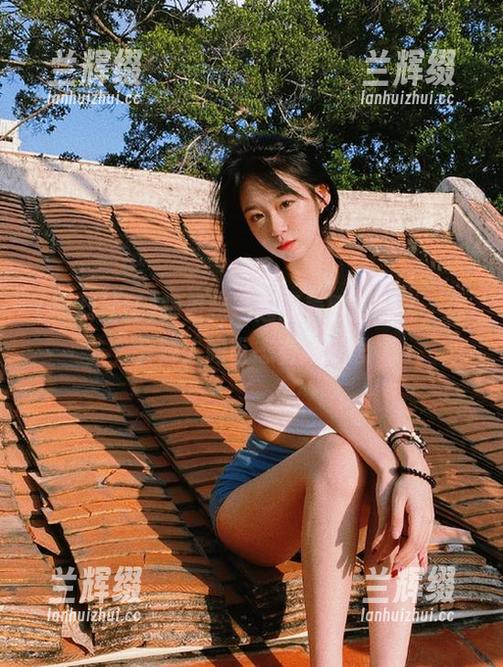 跟着我一起观看黑料社区,你会对人间百态有新反思-兰辉缀 跟着我一起观看黑料社区,你会对人间百态有新反思-兰辉缀