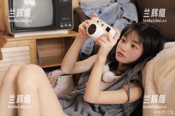 资源丰富？黑料网每日签到奖让你轻松获取八卦！-兰辉缀
