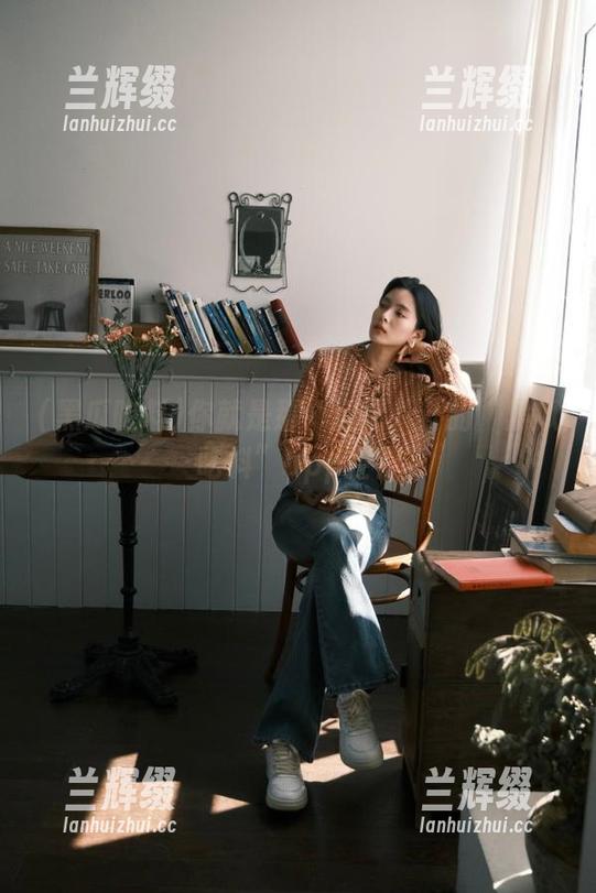 你就是那个沉迷八卦的“黑瓜吃料”app控?-兰辉缀 你就是那个沉迷八卦的“黑瓜吃料”app控?-兰辉缀