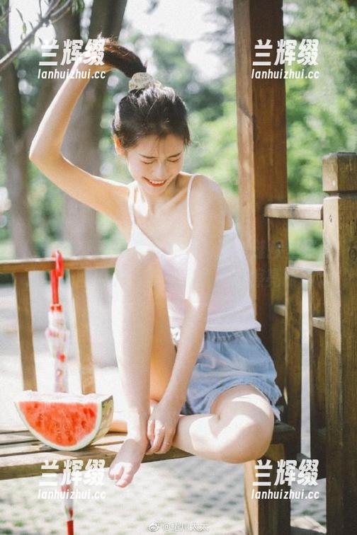 “黑瓜吃料”那个链接里暴露了多少圈内事，真觉得我必须擦亮眼睛。-兰辉缀